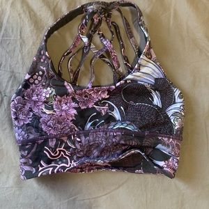 Lulu lemon sports bra